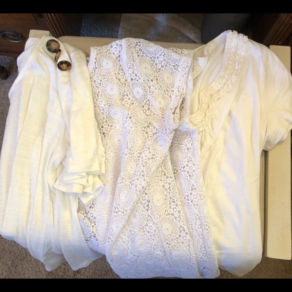 Women’s white shirt bundle sale!!